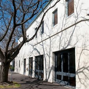 Lily Sands Inn